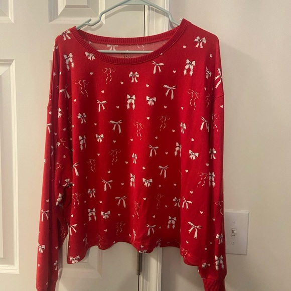American Eagle Outfitters Other - American Eagle Outfitters Red Bow Print Sweater
